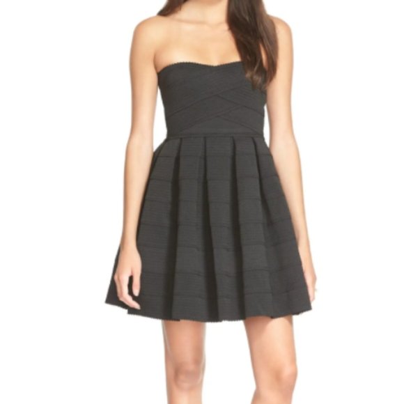 dee elle Dresses & Skirts - Nordstrom Dee Elle Black Textured Strapless Bodycon Mini Dress Stretchy Small